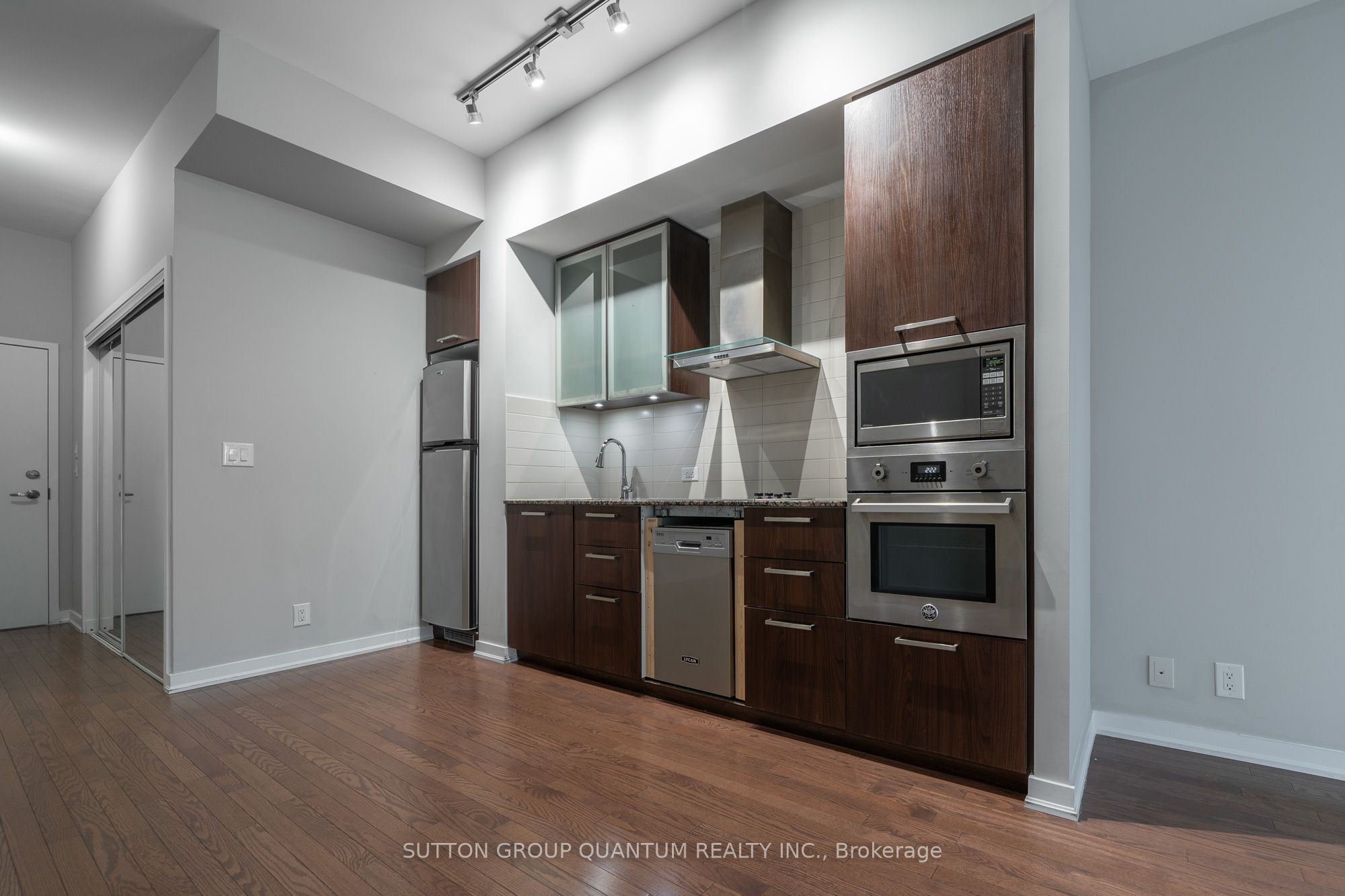 Additional image 5 of 3109-12 York Street, Toronto, ON, M5J 0A9