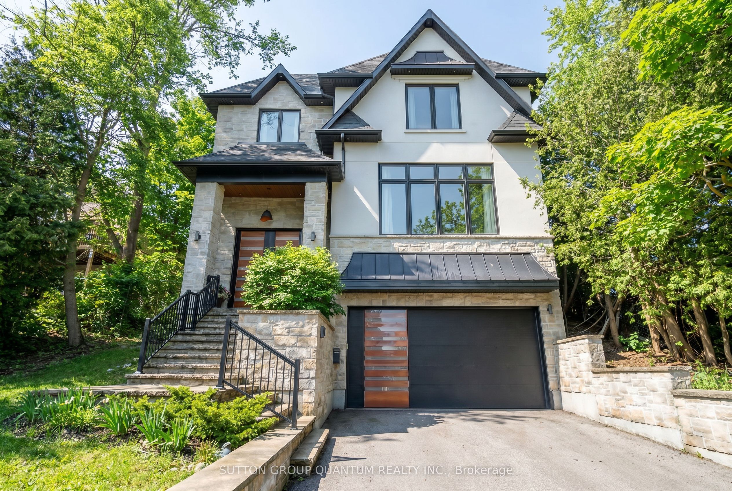 700 Hillcrest Road, Pickering, ON, L1W 2P1