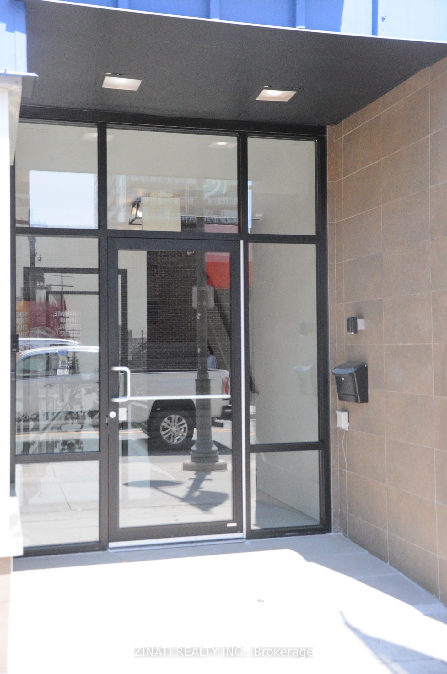 Additional image 6 of Second Floor-299 Bank Street, Ottawa, ON, K2P 1X7