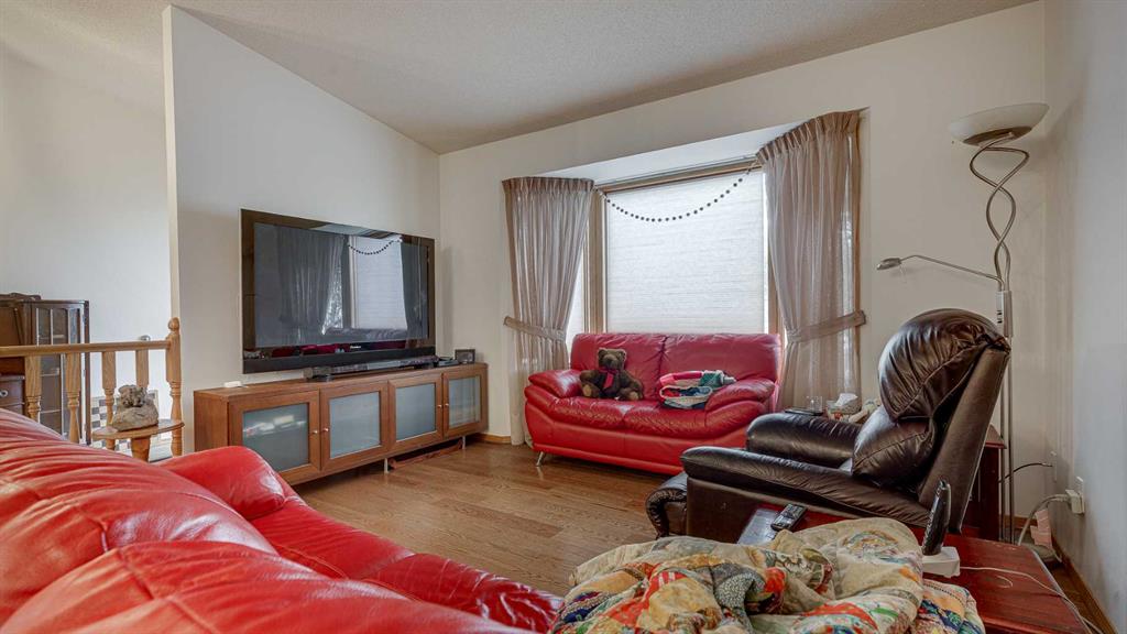 Additional image 6 of 5019 60 Street Close, Lacombe, AB, T4L 1M3