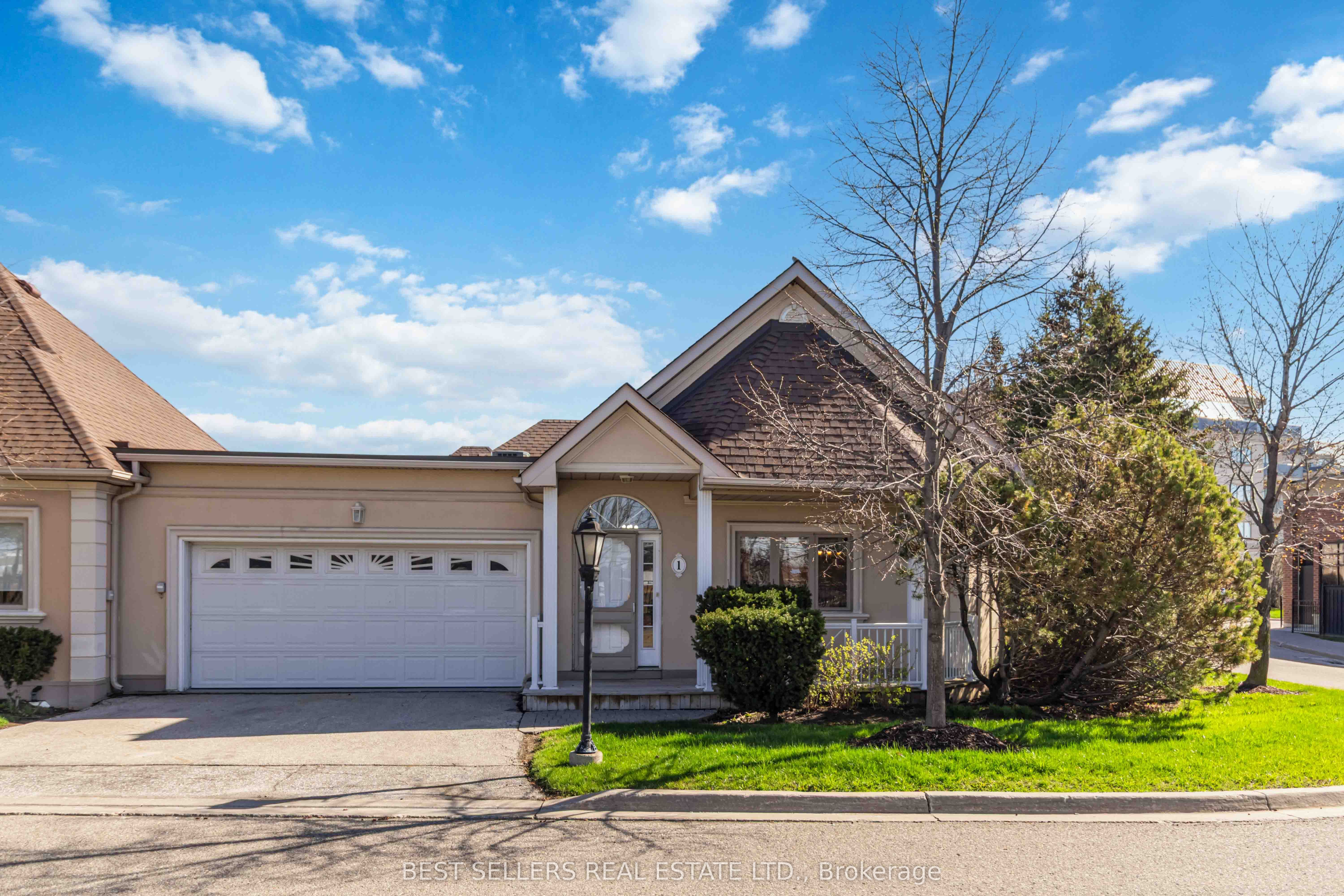 1-1 Ferndown Crescent, Brampton, ON, L6P 1C3