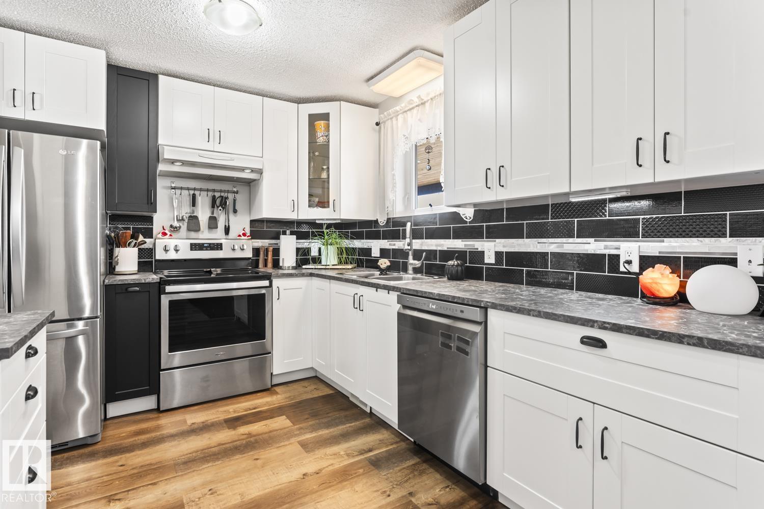 Additional image 6 of 1009 15 Avenue, Cold Lake, AB, T9M1J5