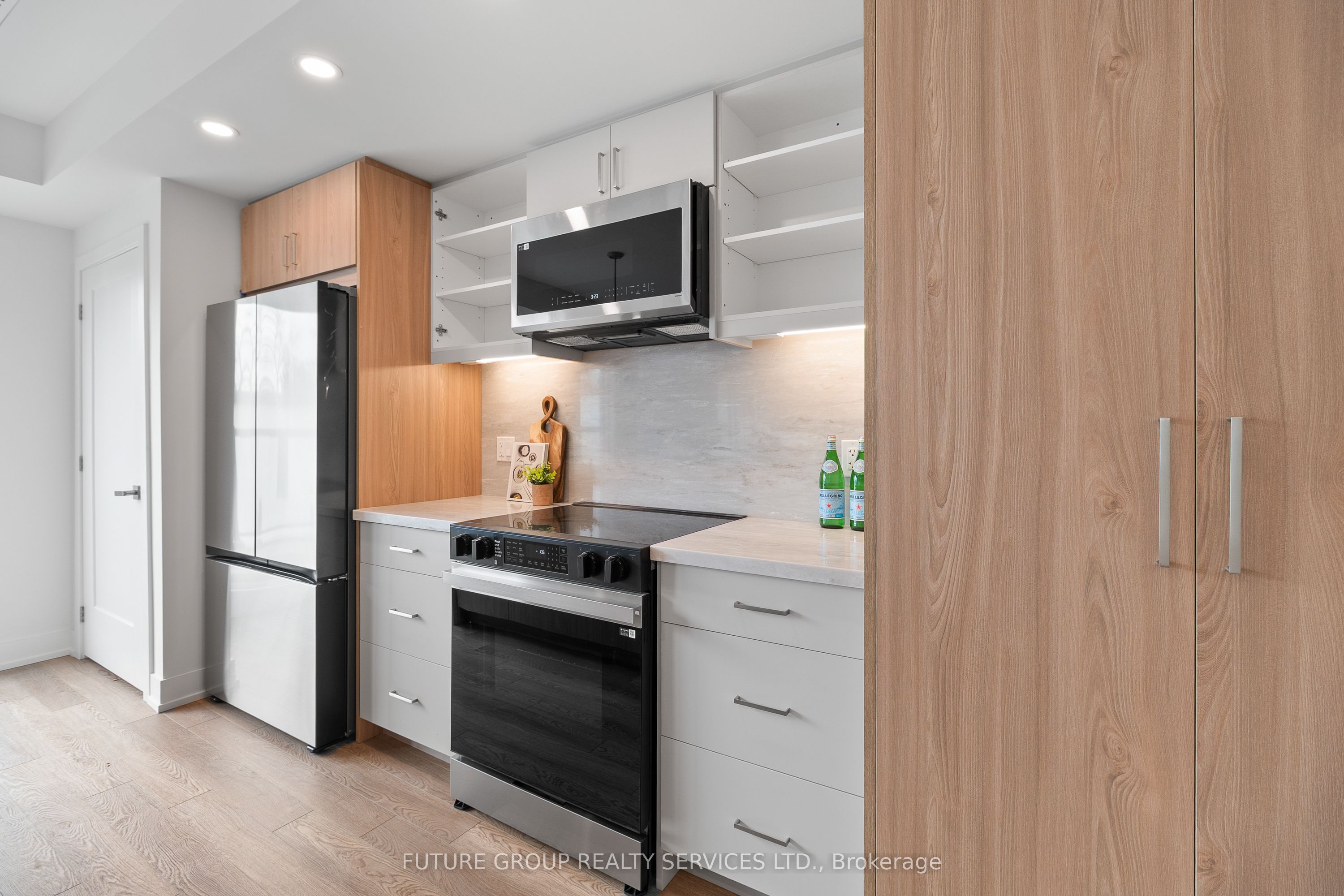 Additional image 3 of Unit 4-34 Poplar Avenue, Toronto, ON, M9B 3R4