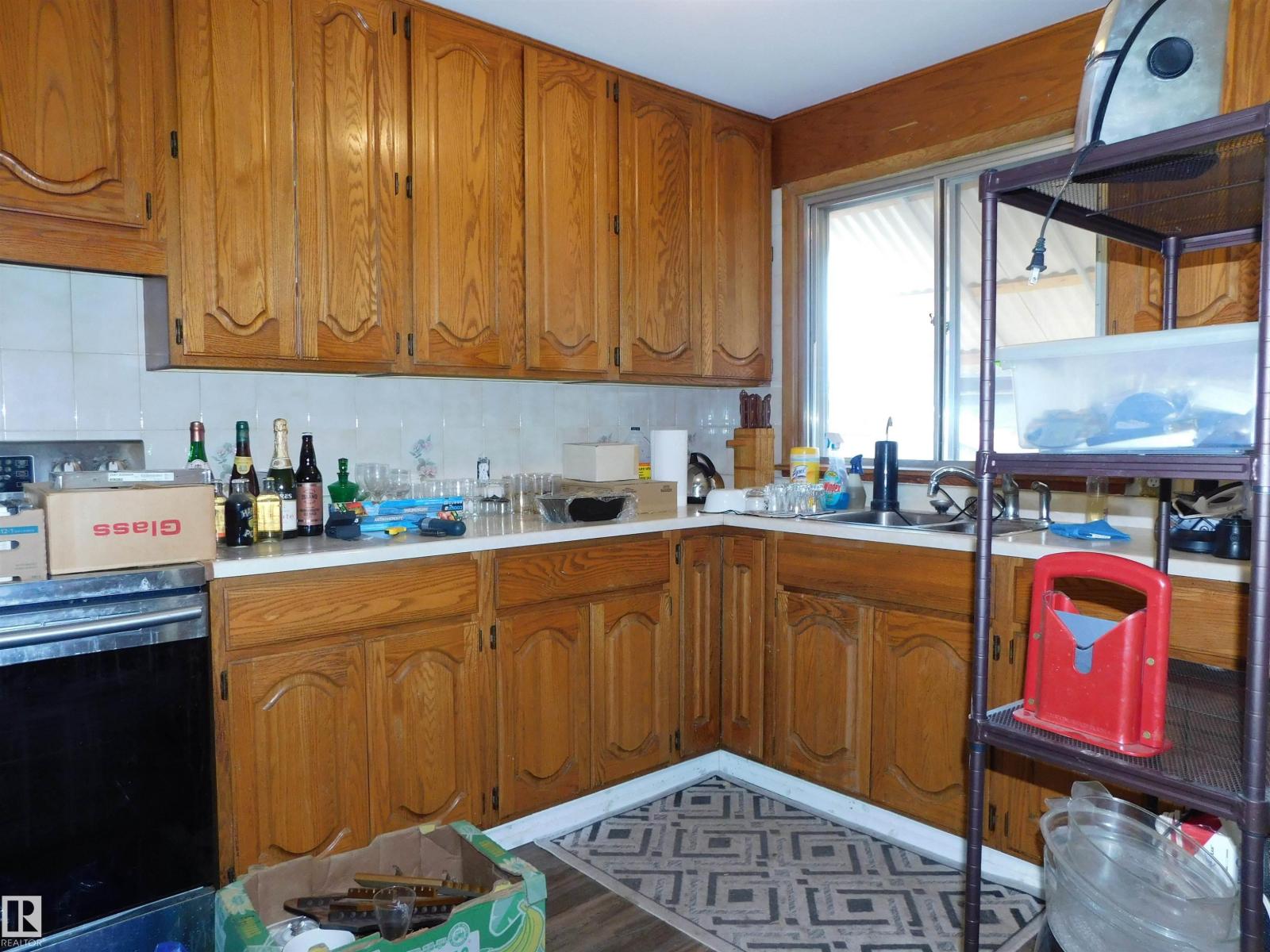 Additional image 2 of 12356 132 Street NW, Edmonton, AB, T5L1P8
