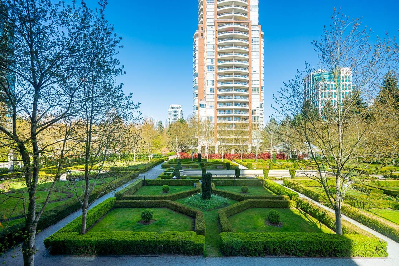 Additional image 6 of 301-7368 Sandborne Avenue, Burnaby, BC, V3N 5C5