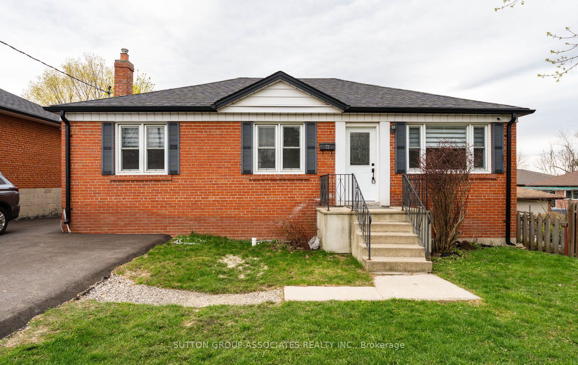 Main Fl.-21 Deevale Road, Toronto, ON, M3M 1Z2
