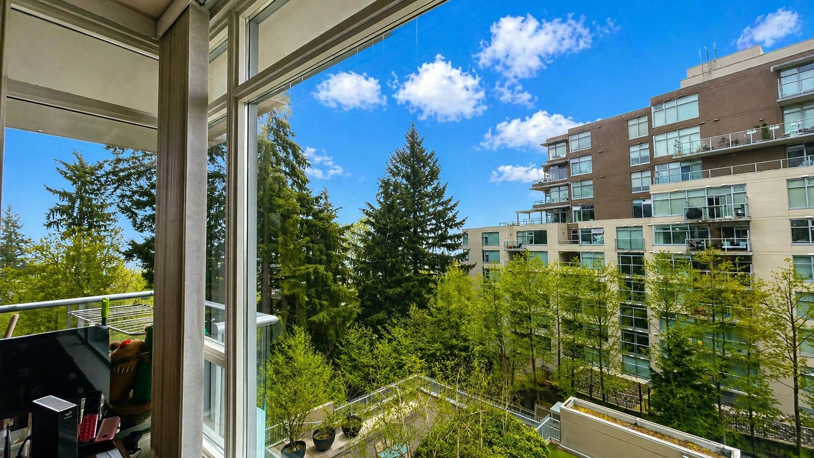 601-9266 University Crescent, Burnaby, BC, V5A 4Z1
