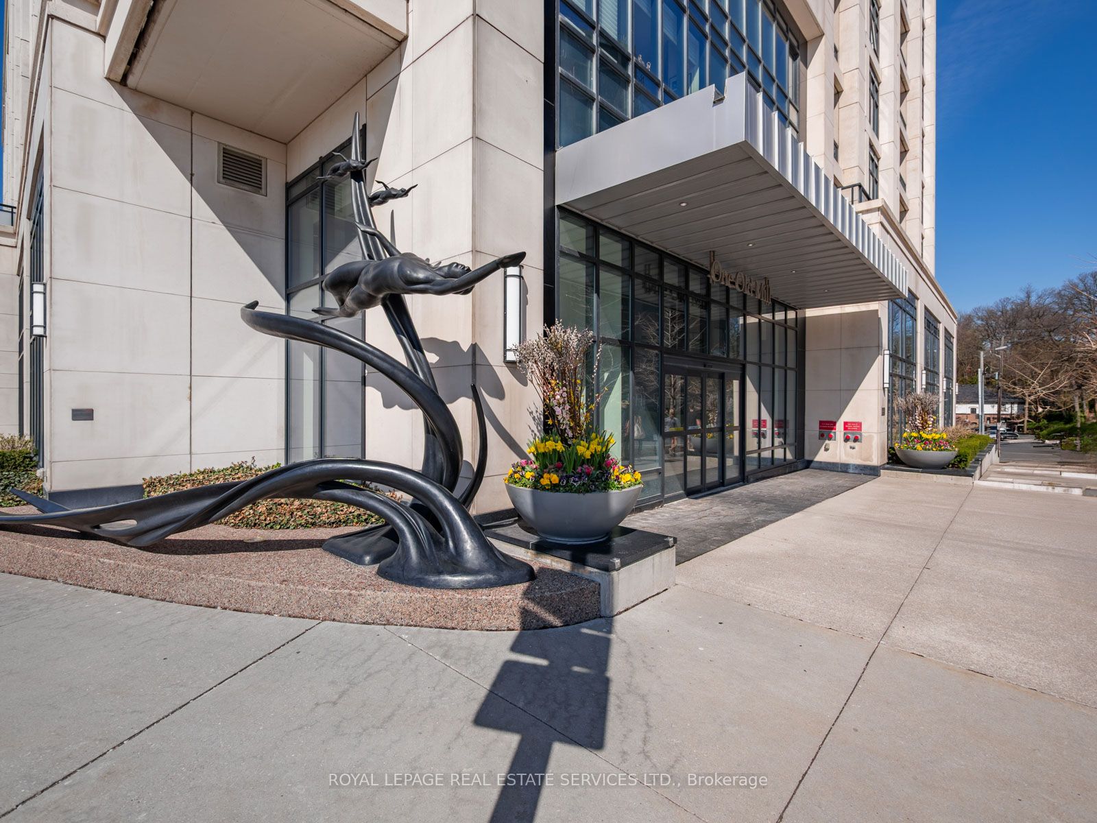 Additional image 3 of 225-1 Old Mill Drive, Toronto, ON, M6S 0A1