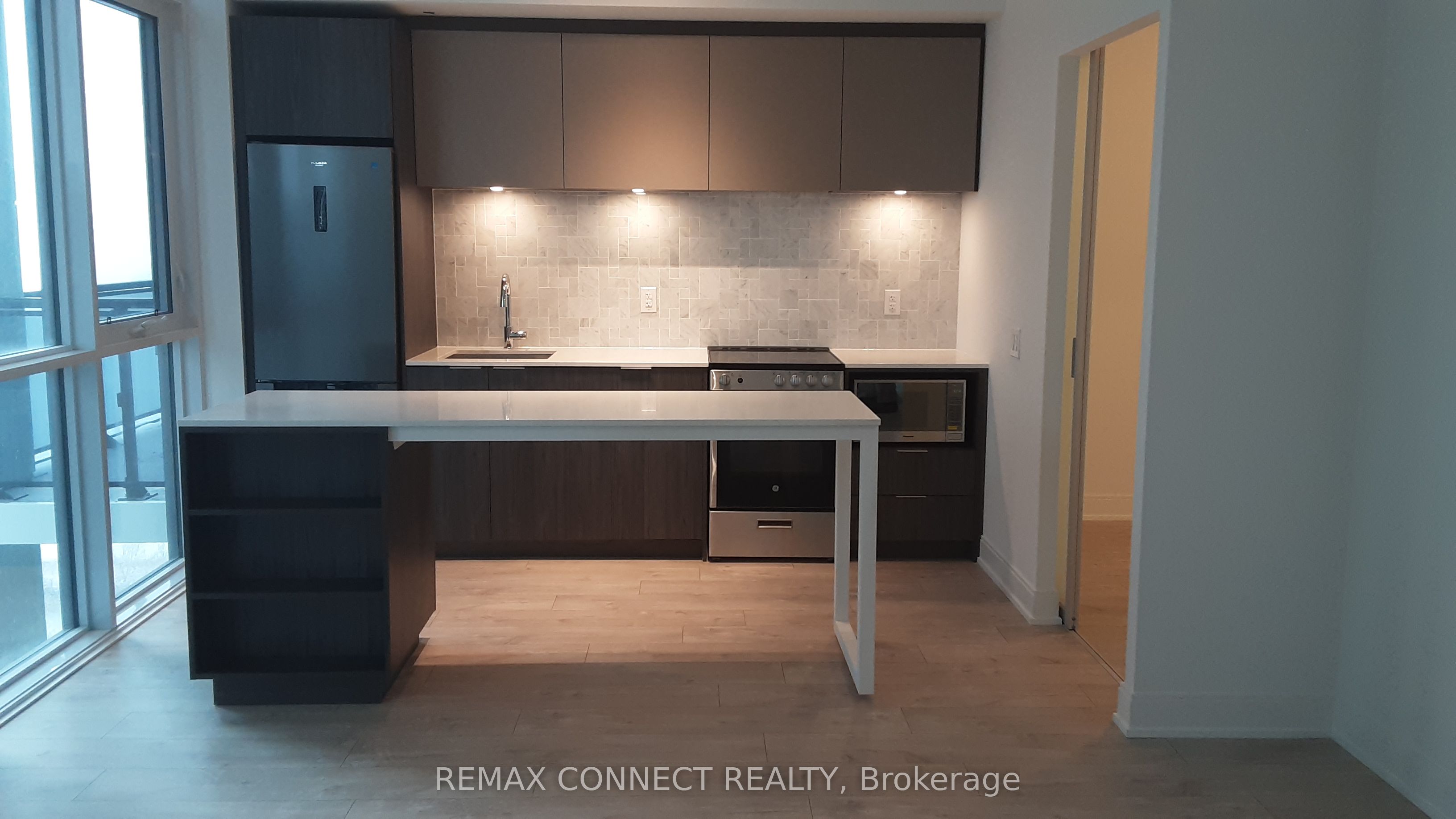Additional image 3 of 1107-65 Annie Craig Drive, Toronto, ON, M8V 0G8