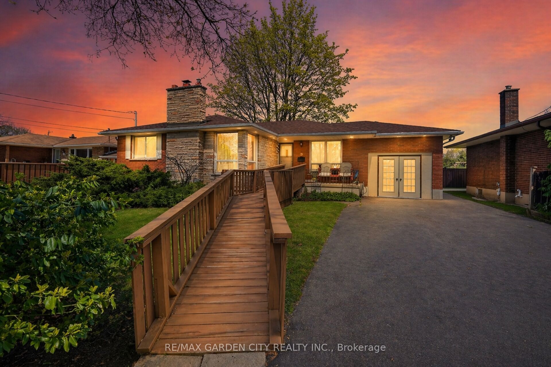 5 Lockview Crescent, St. Catharines, ON, L2M 2T2