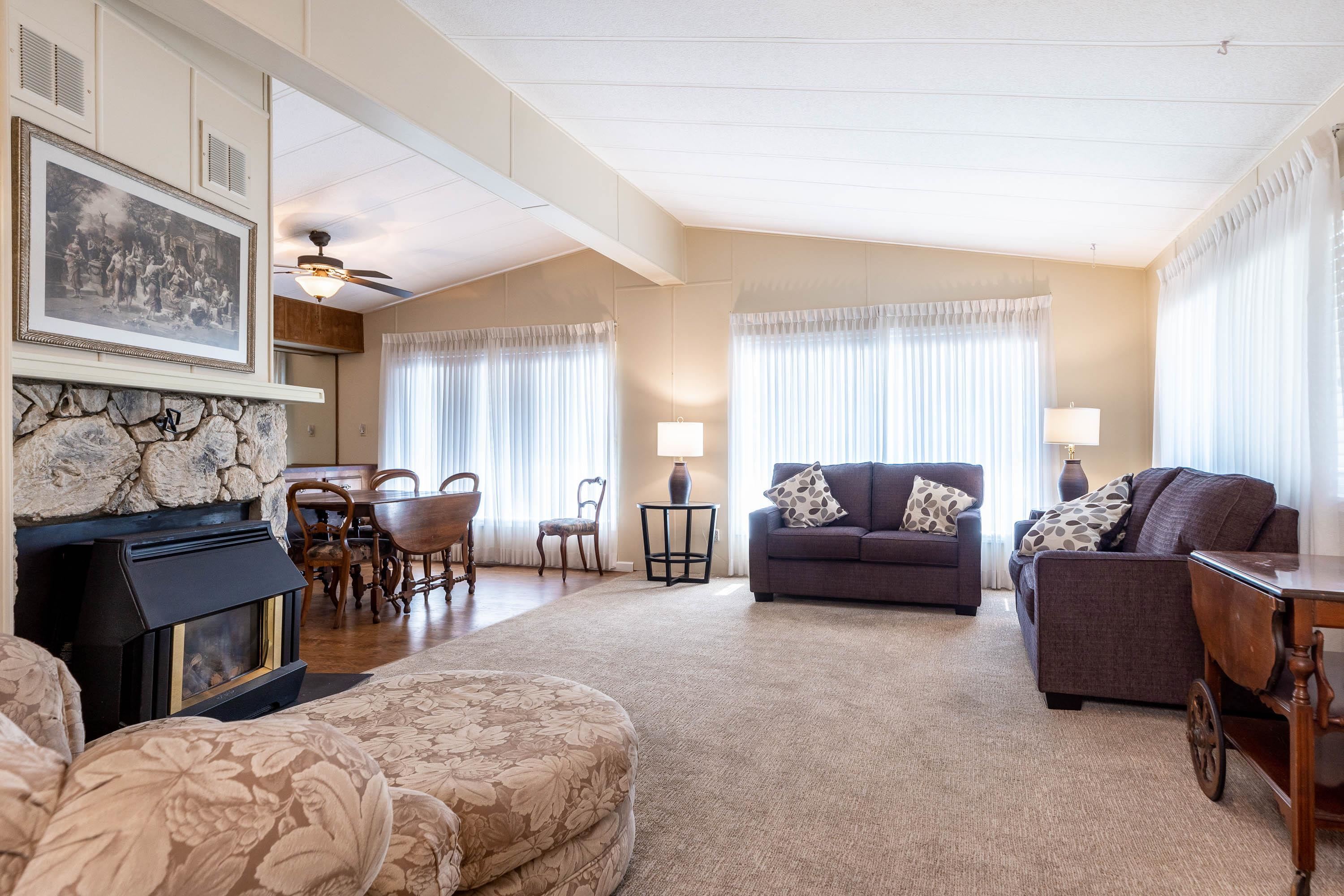 Additional image 4 of 35-2120 King George Boulevard, Surrey, BC, V4A 6Y8