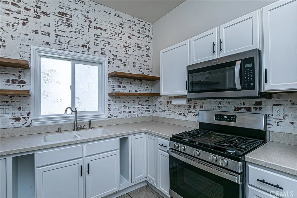 Additional image 6 of 203 E Walnut Ave, Lompoc, CA 93436