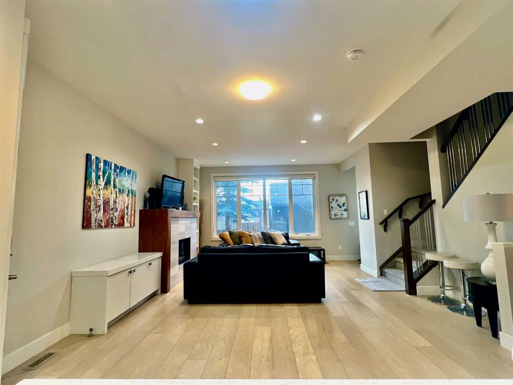 Additional image 3 of 2-924 3 Avenue NW, Calgary, AB, T2N 0J6