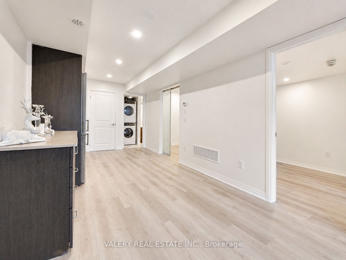 Additional image 4 of 1-183 William Duncan Road, Toronto, ON, M3K 0B7