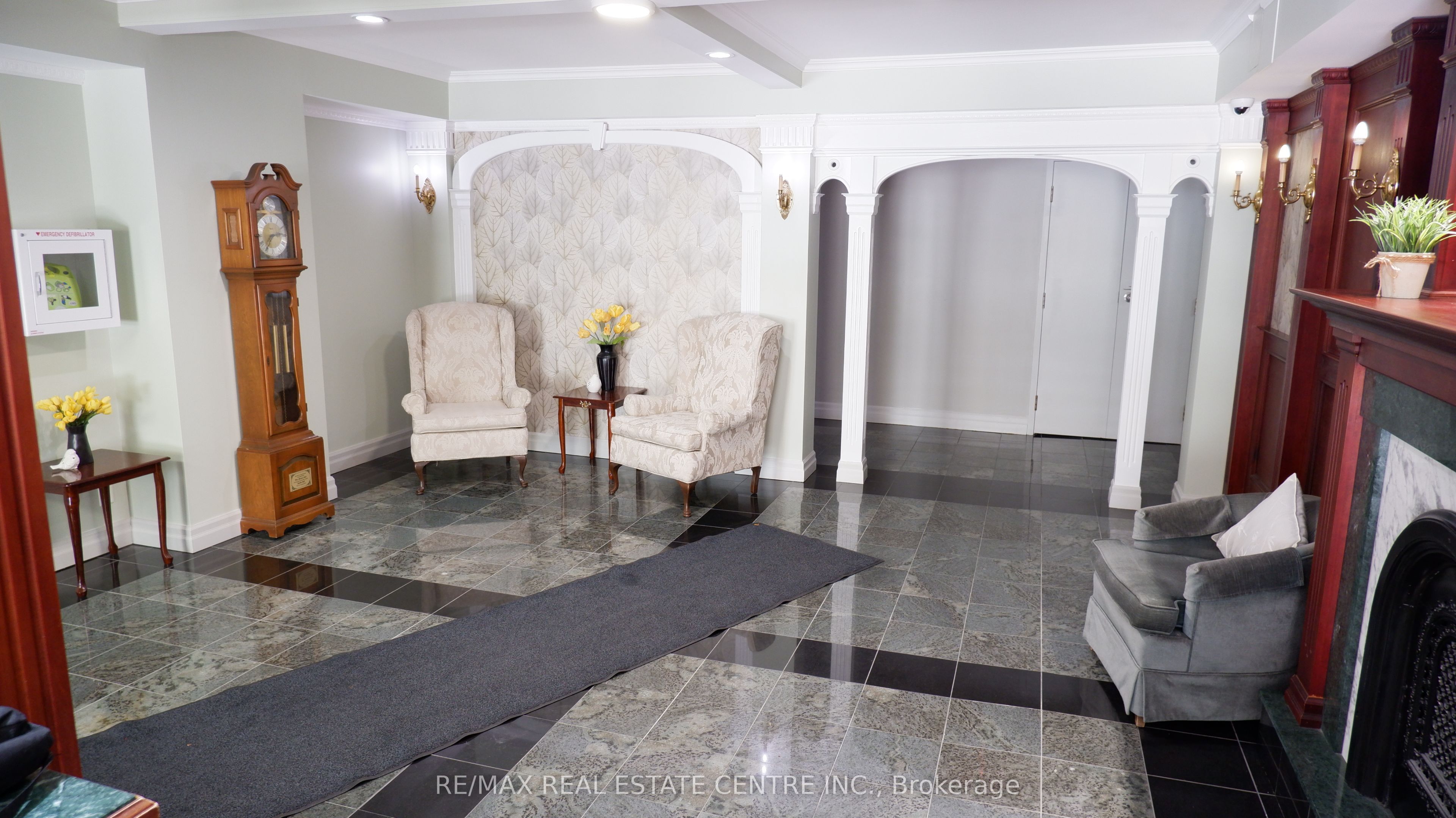 Additional image 2 of 105-24 Chapel Street, Halton Hills, ON, L7G 6A7