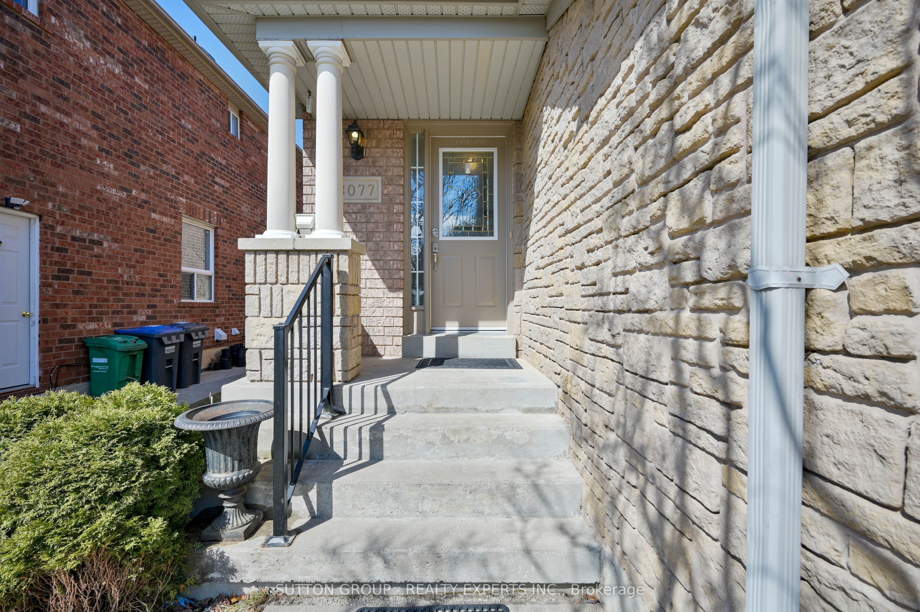 Additional image 3 of 3077 Caulfield Crescent, Mississauga, ON, L5M 6J7