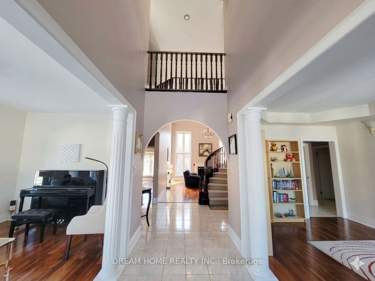 Additional image 2 of 735 Foxcroft Boulevard, Newmarket, ON, L3X 1N1