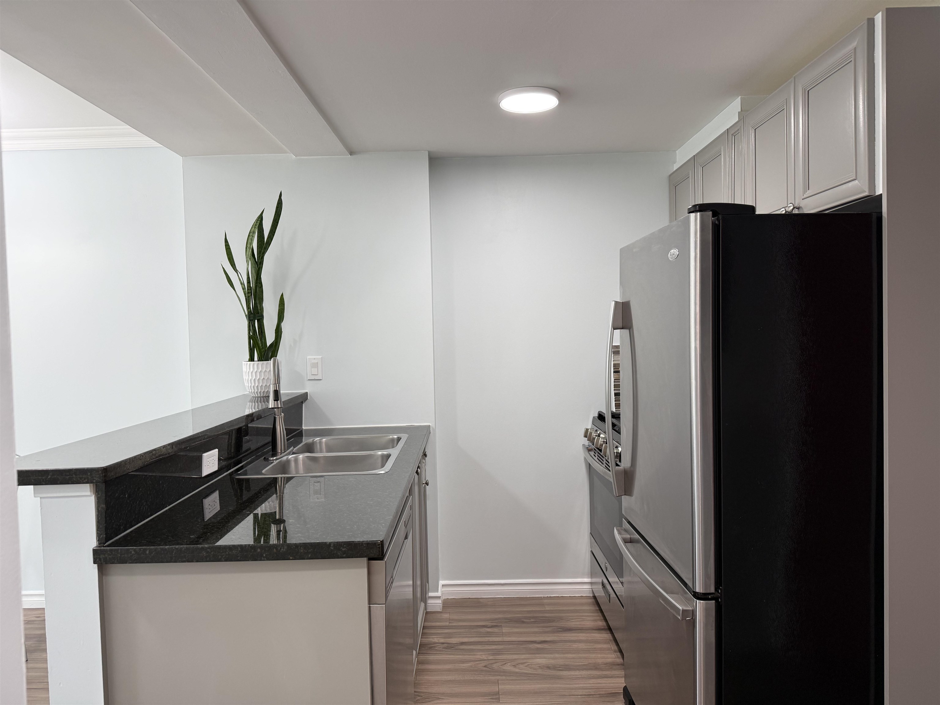 Additional image 3 of 502-928 Richards Street, Vancouver, BC, V6B 6P6