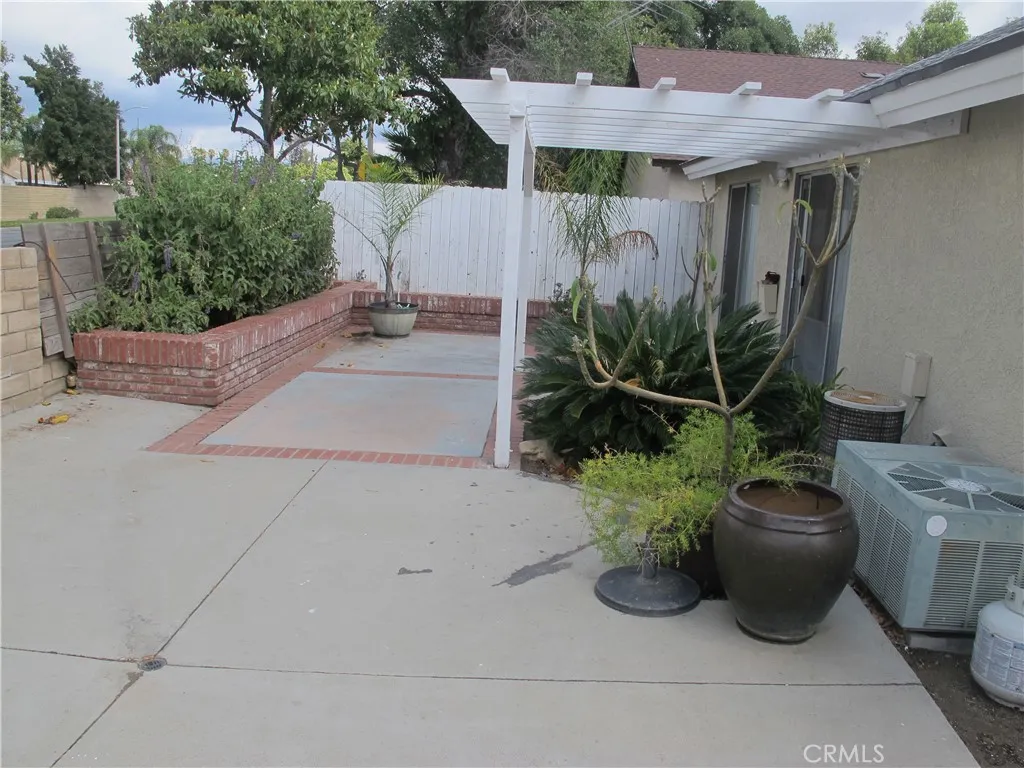 Additional image 33 of 668 N Quince Ave, Rialto, CA 92376