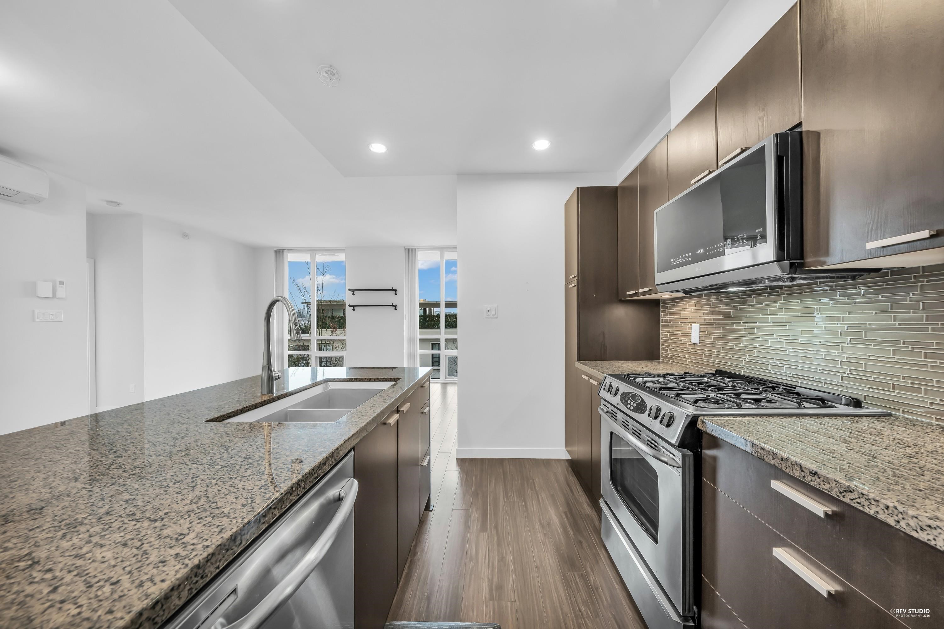 Additional image 6 of 304-2200 Douglas Road, Burnaby, BC, V5C 0G8