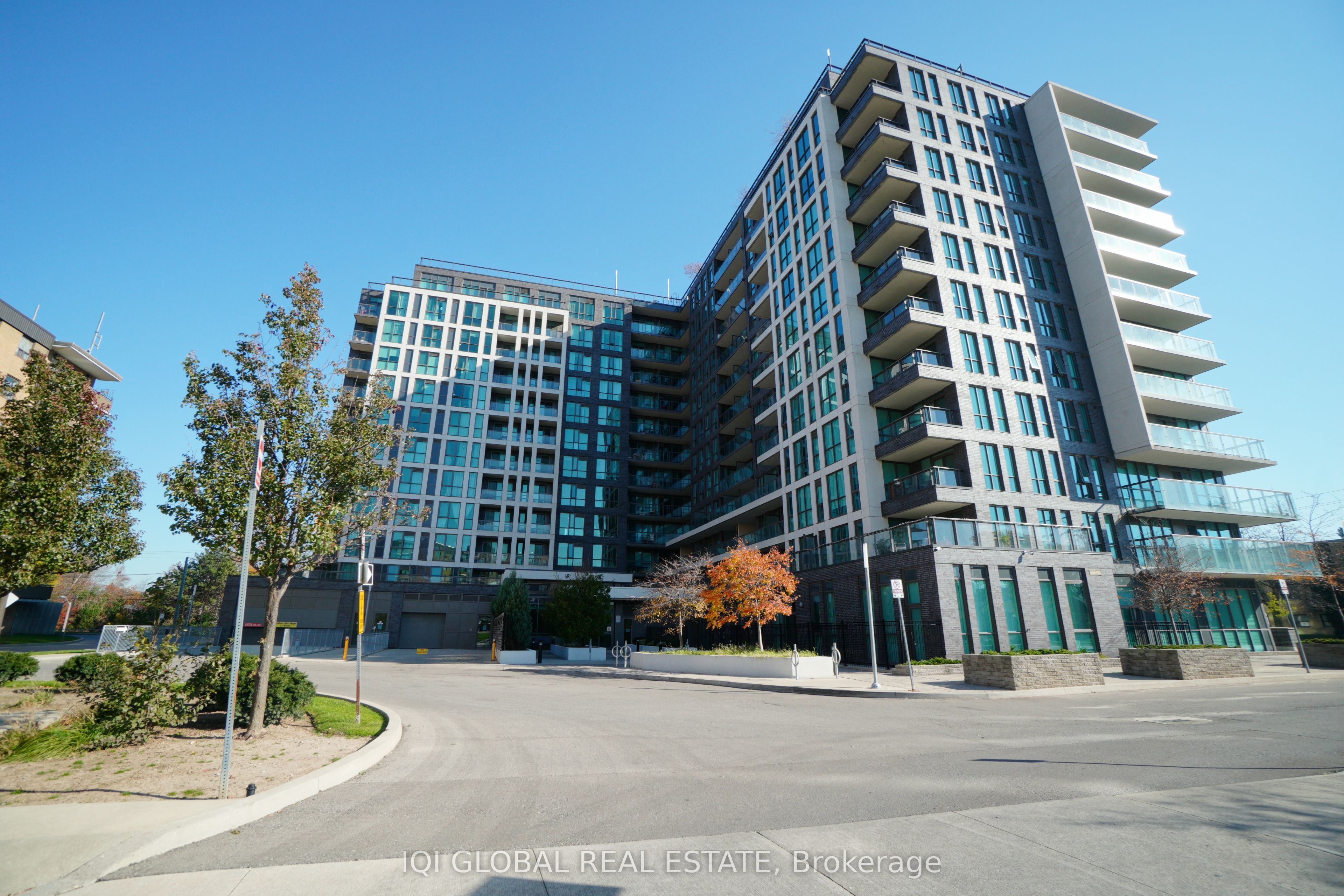 1022-80 Esther Lorrie Drive, Toronto, ON, M9W 0C6