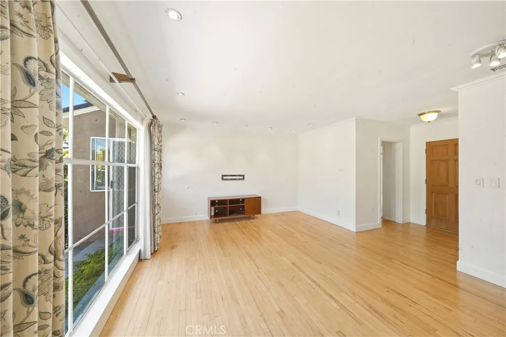 Additional image 12 of 824 N Redondo E Dr E, Anaheim, CA 92801