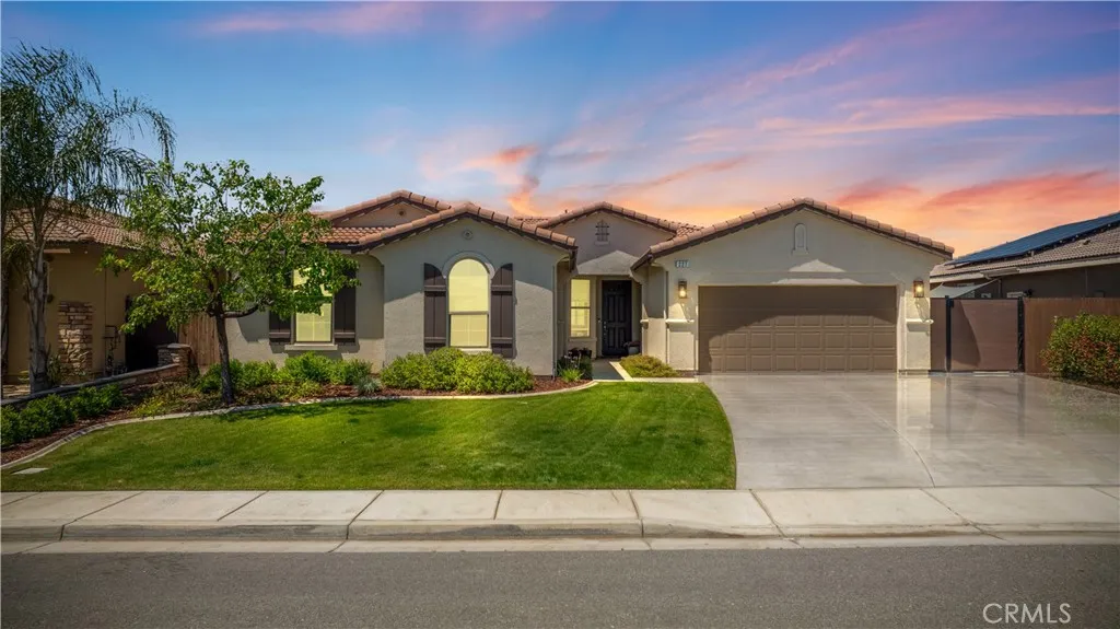 227 Hammersmith Dr, Bakersfield, CA 93314 photo 2