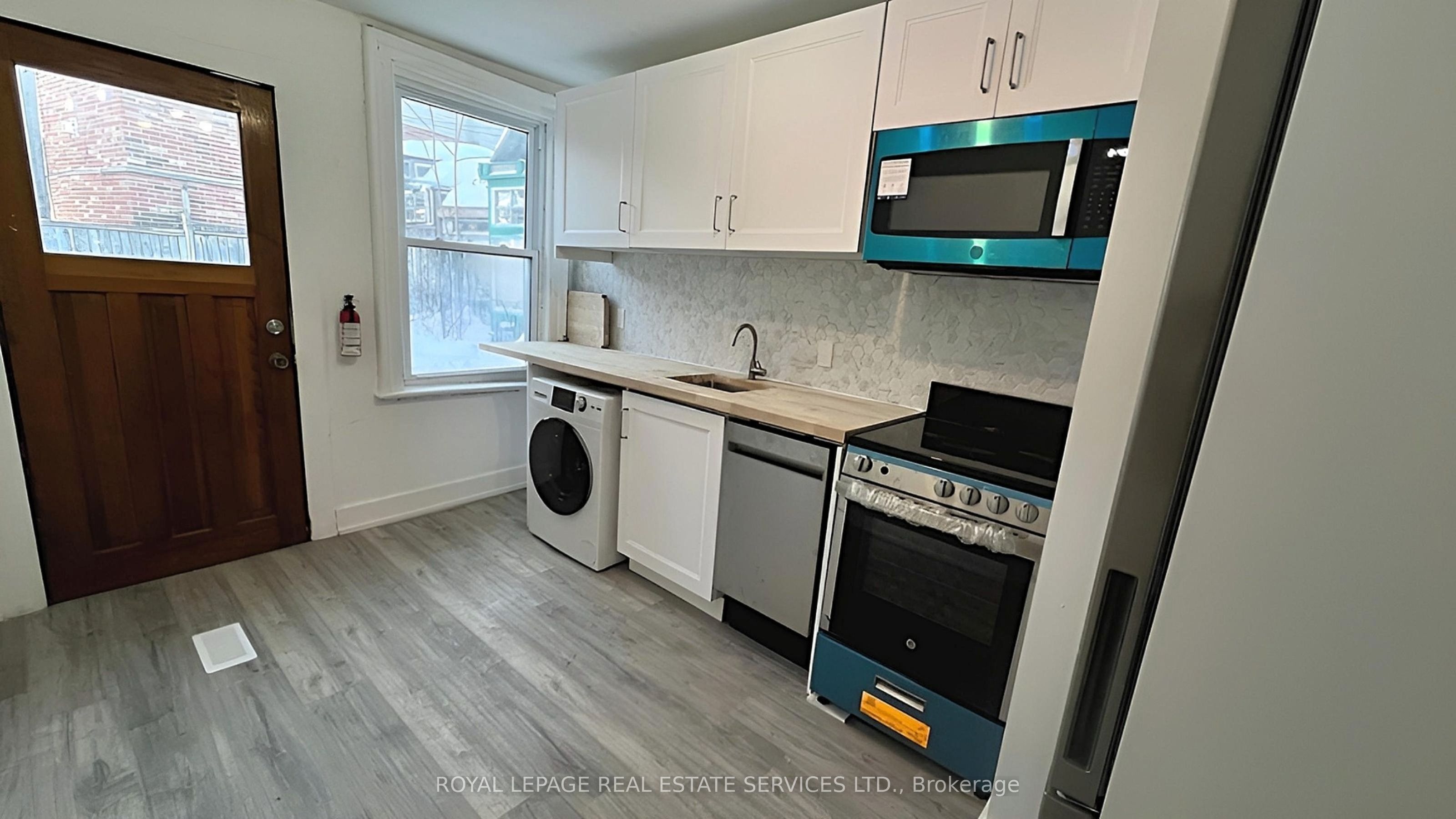 Additional image 6 of Main-457 Queen Street E, Toronto, ON, M5A 1T6