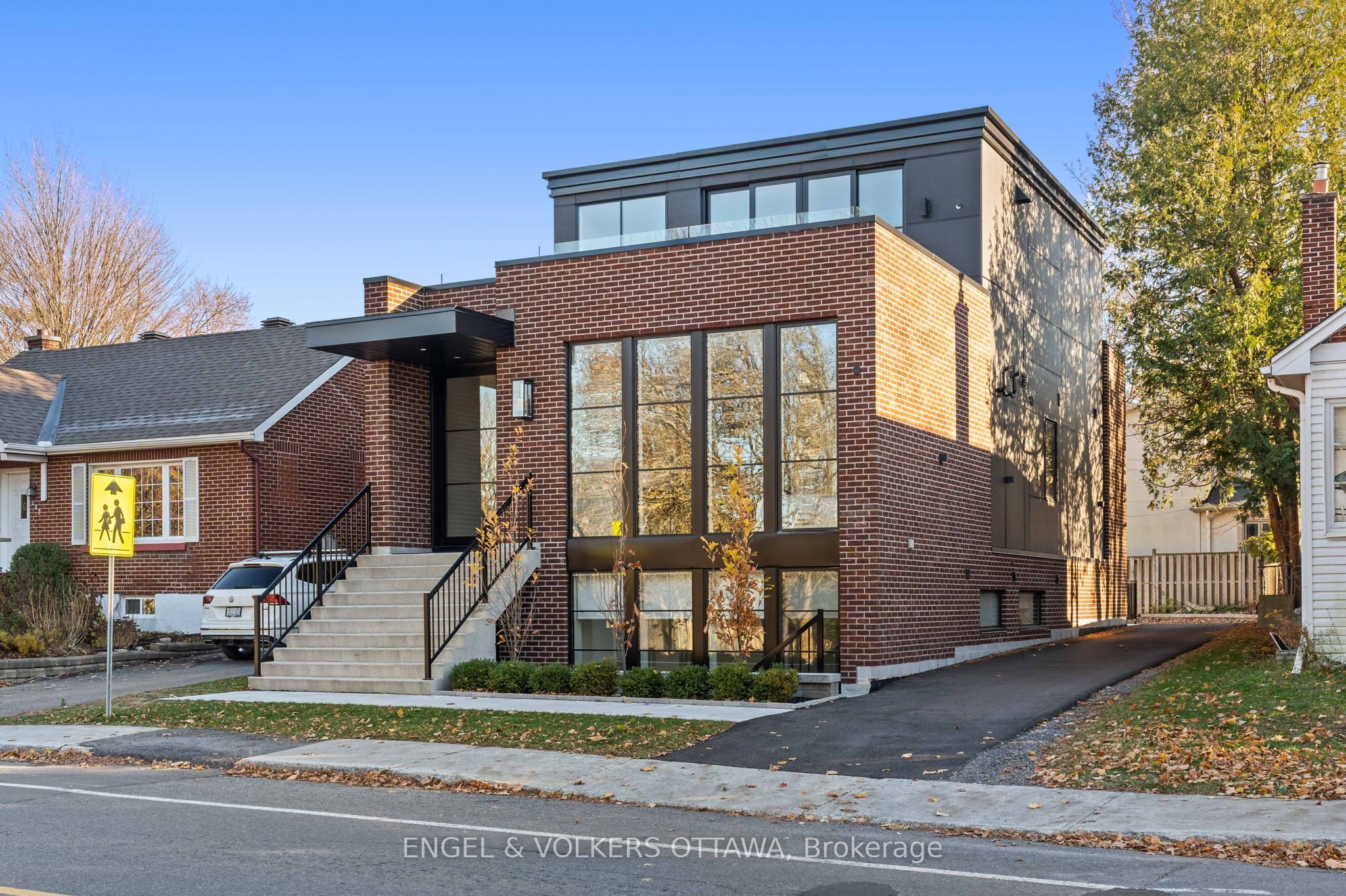 246 Byron Avenue, Ottawa, ON, K1Z 6Y8