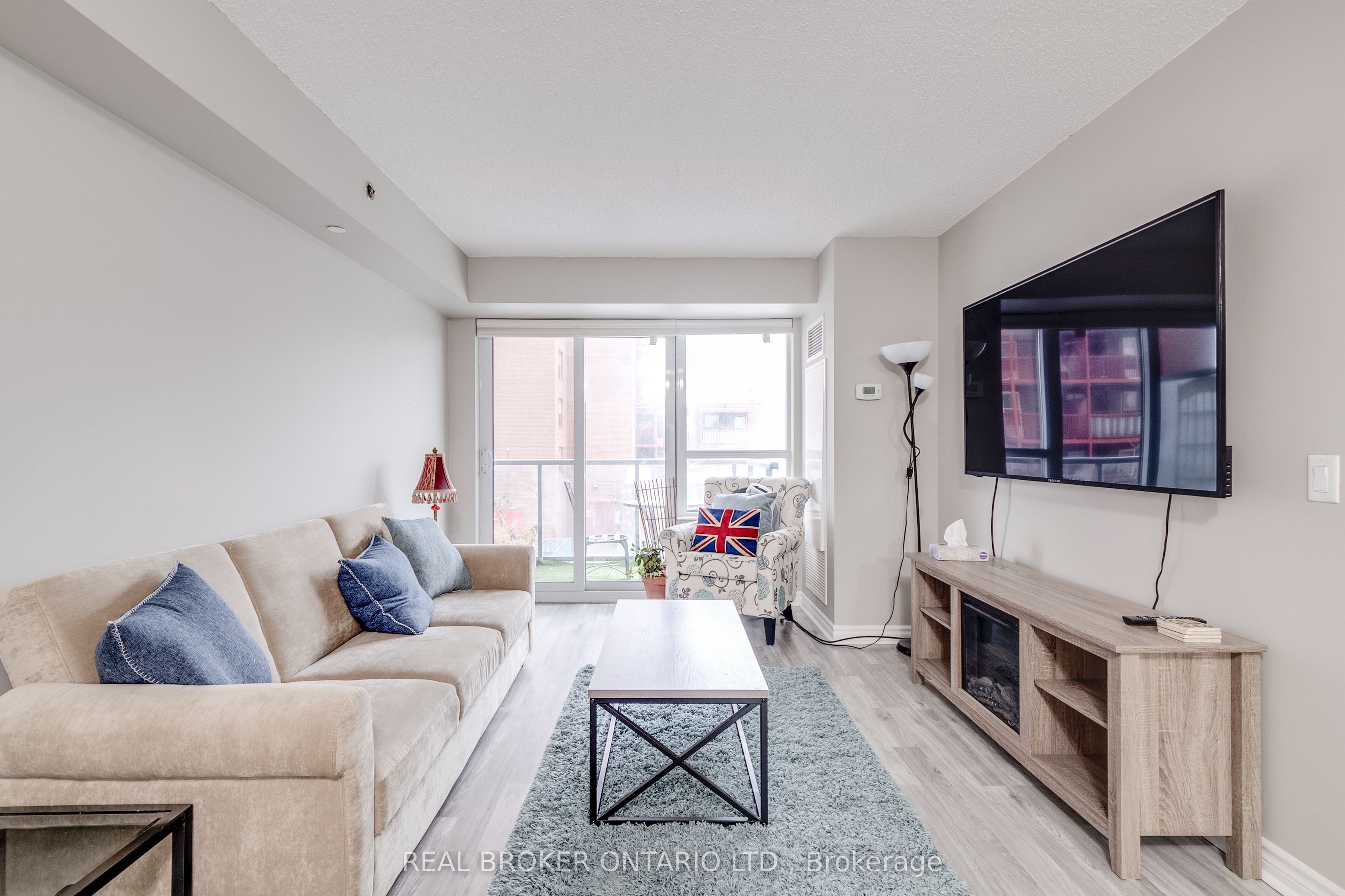 Additional image 5 of 225-35 Saranac Boulevard, Toronto, ON, M6A 2G4