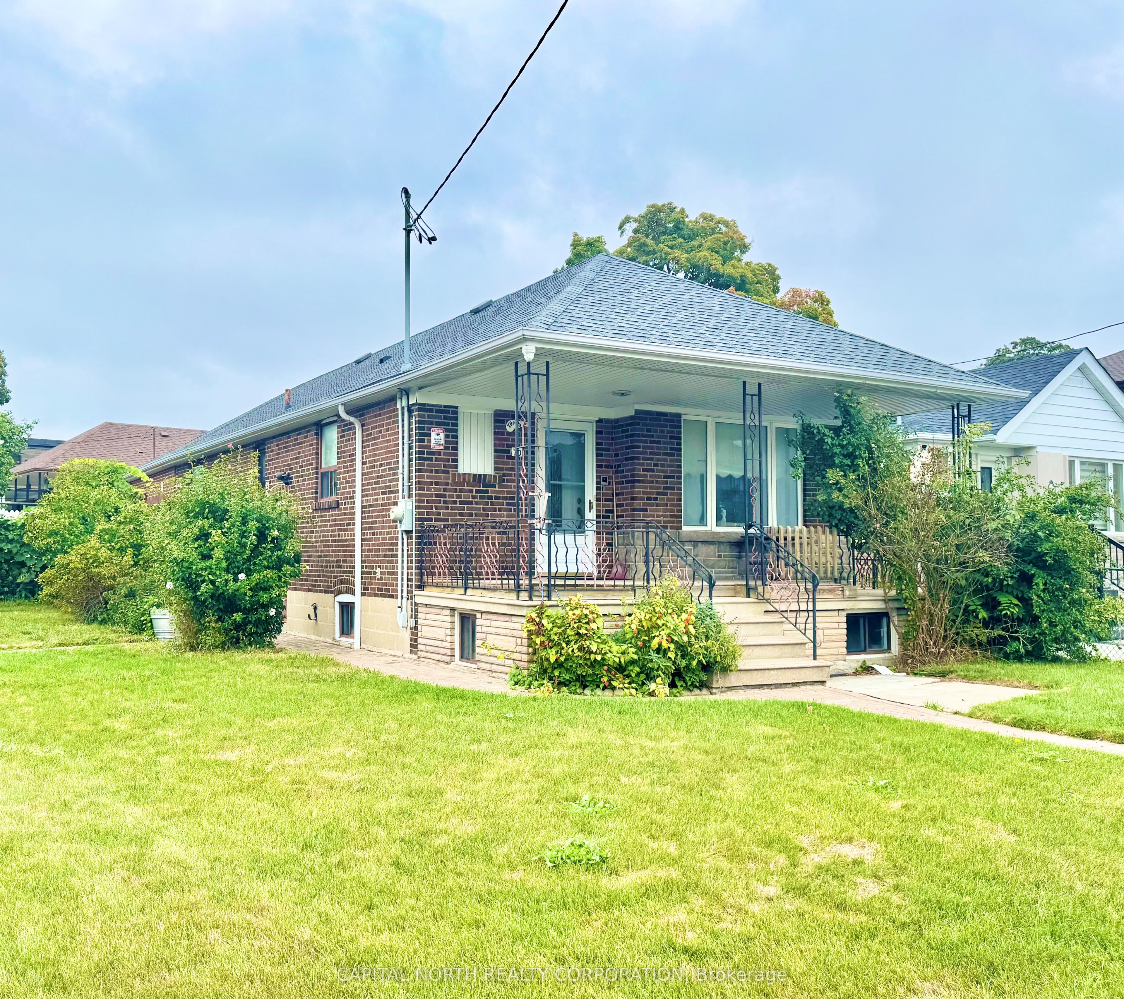 Additional image 2 of 70 Beechborough Avenue, Toronto, ON, M6M 1Z5