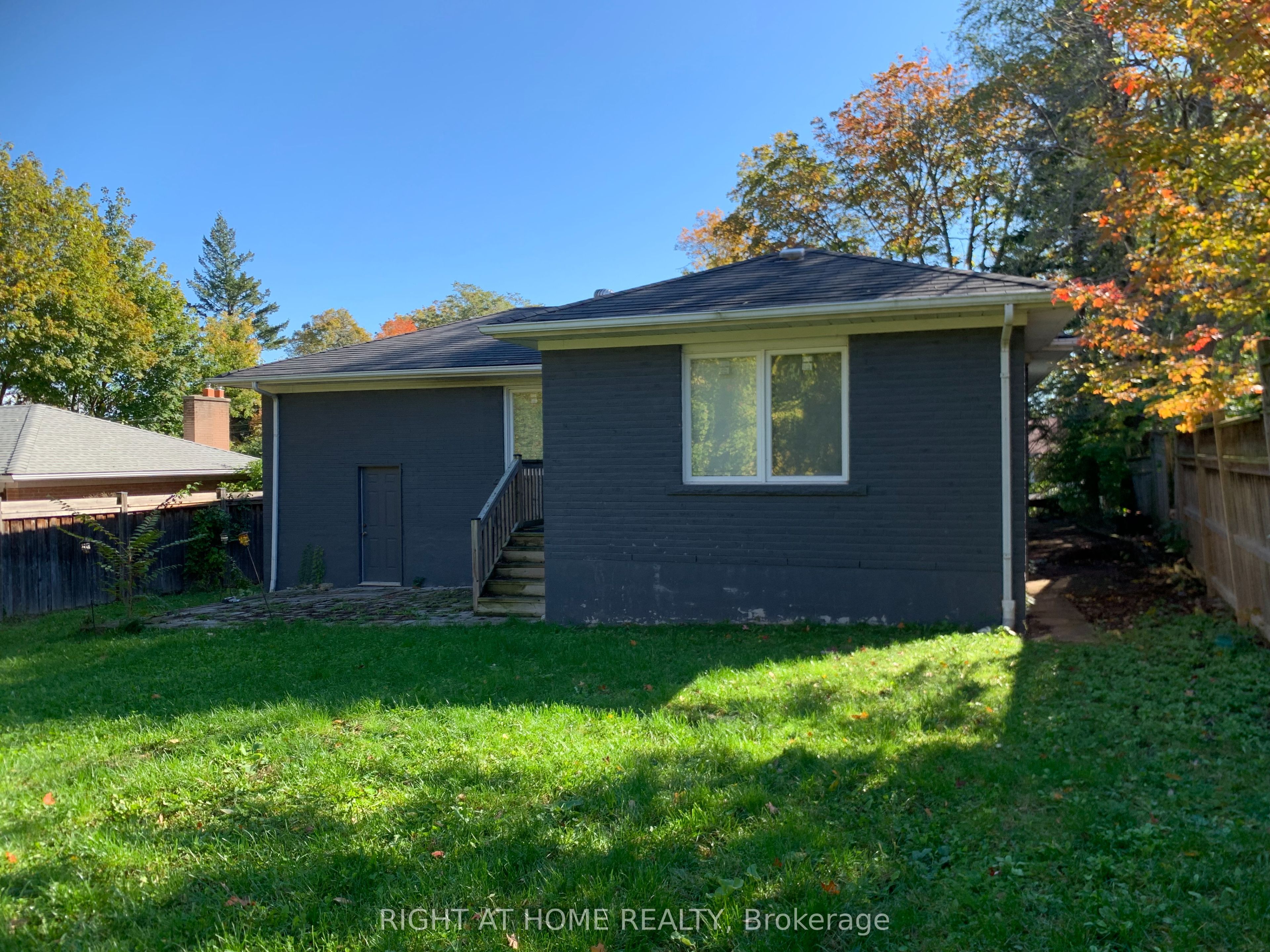 Additional image 2 of 565 Wildwood Drive, Oakville, ON, L6K 1V4