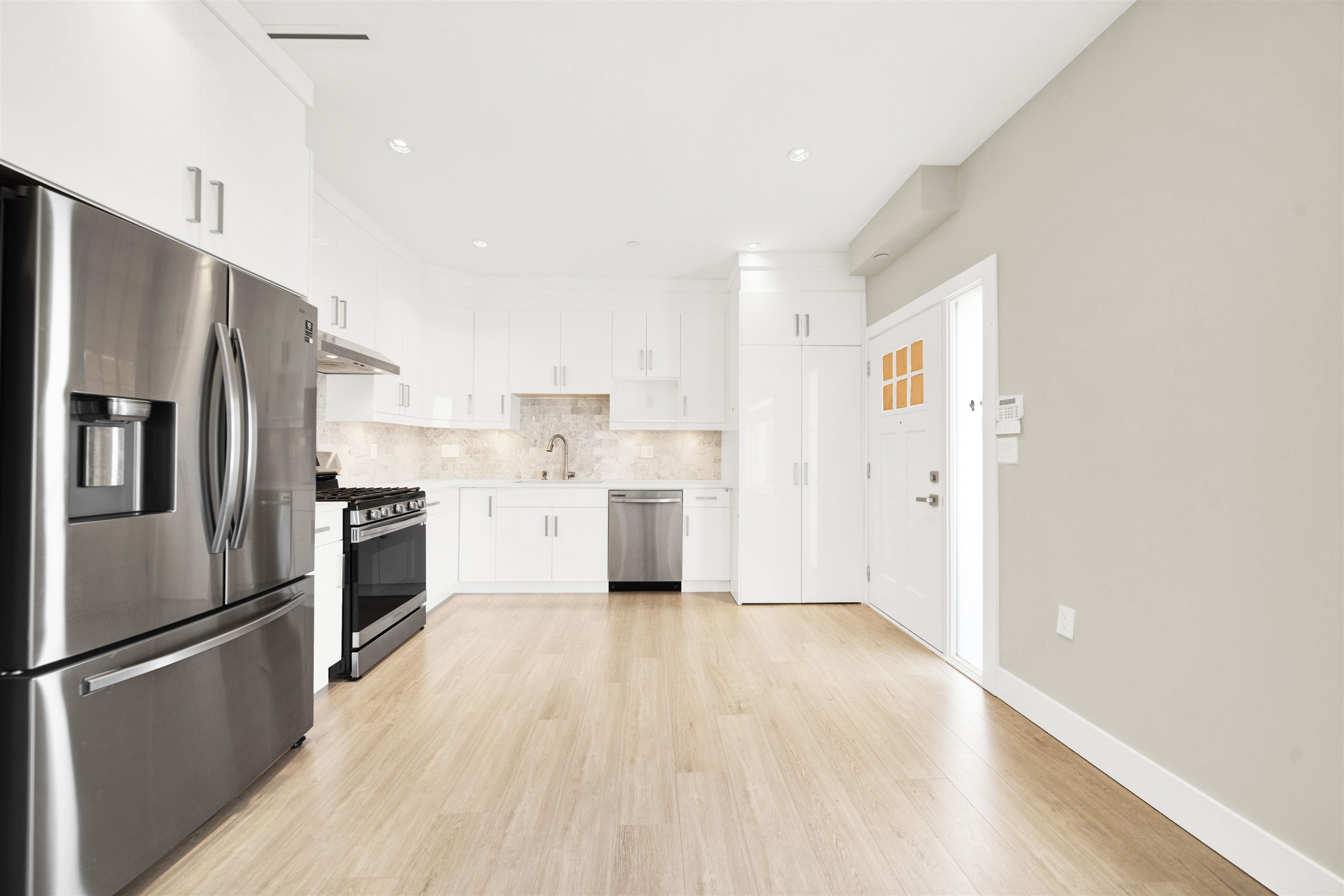 Additional image 4 of 3128 Kings Avenue, Vancouver, BC, V5R 4T4