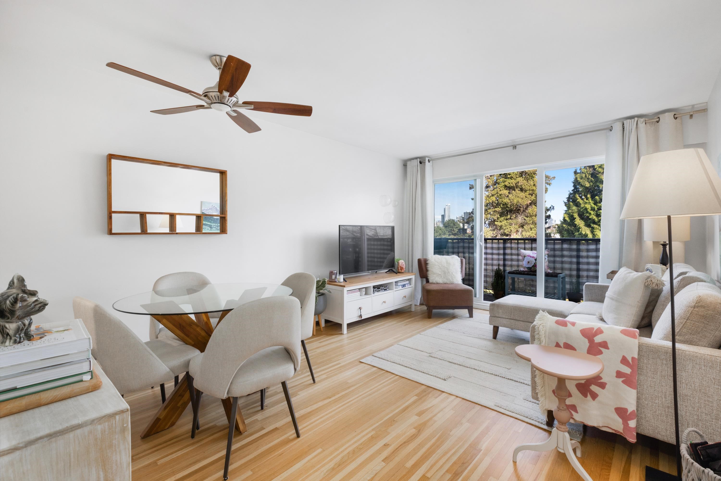 303-2125 2nd Avenue W, Vancouver, BC, V6K 1H7