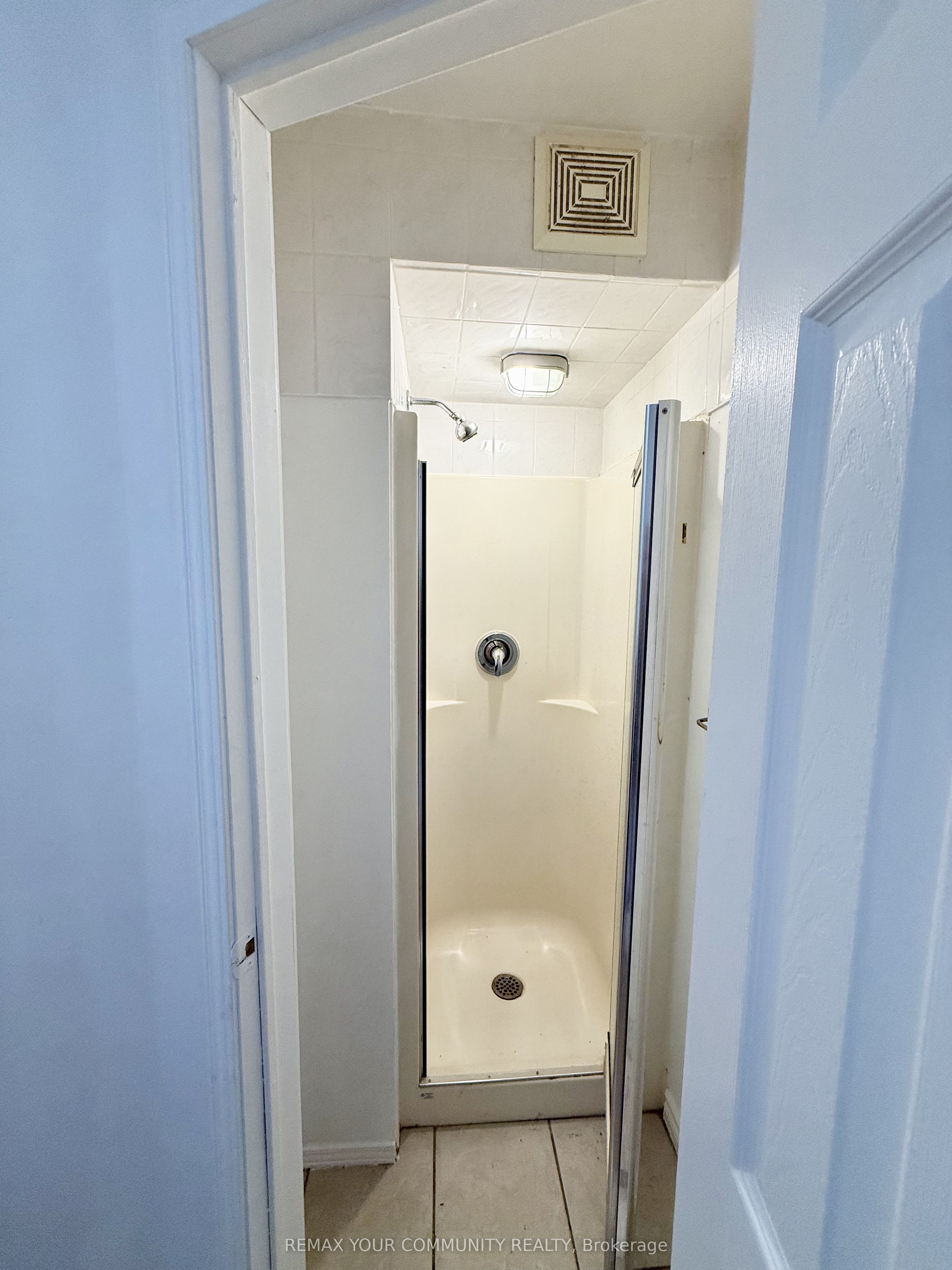 Additional image 6 of Upper-17 Regatta Crescent, Toronto, ON, M2R 2X7