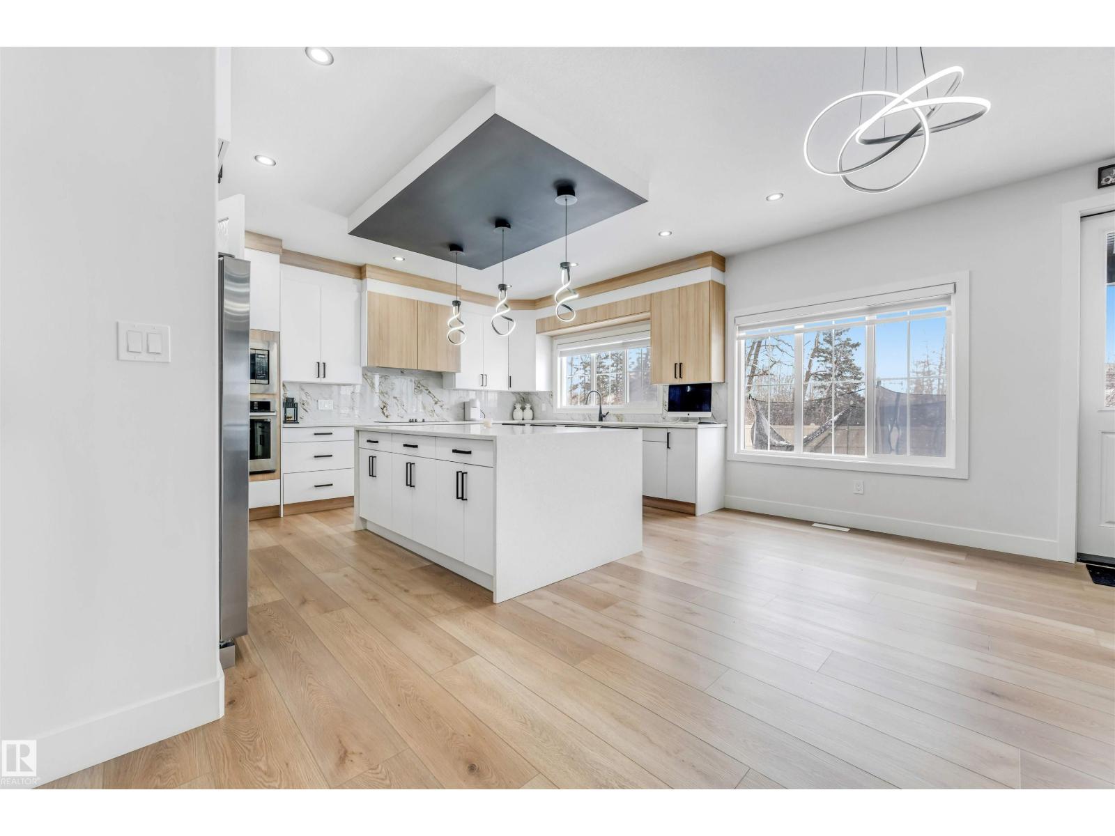 Additional image 6 of 304 33 Avenue NW, Edmonton, AB, T6T2V8