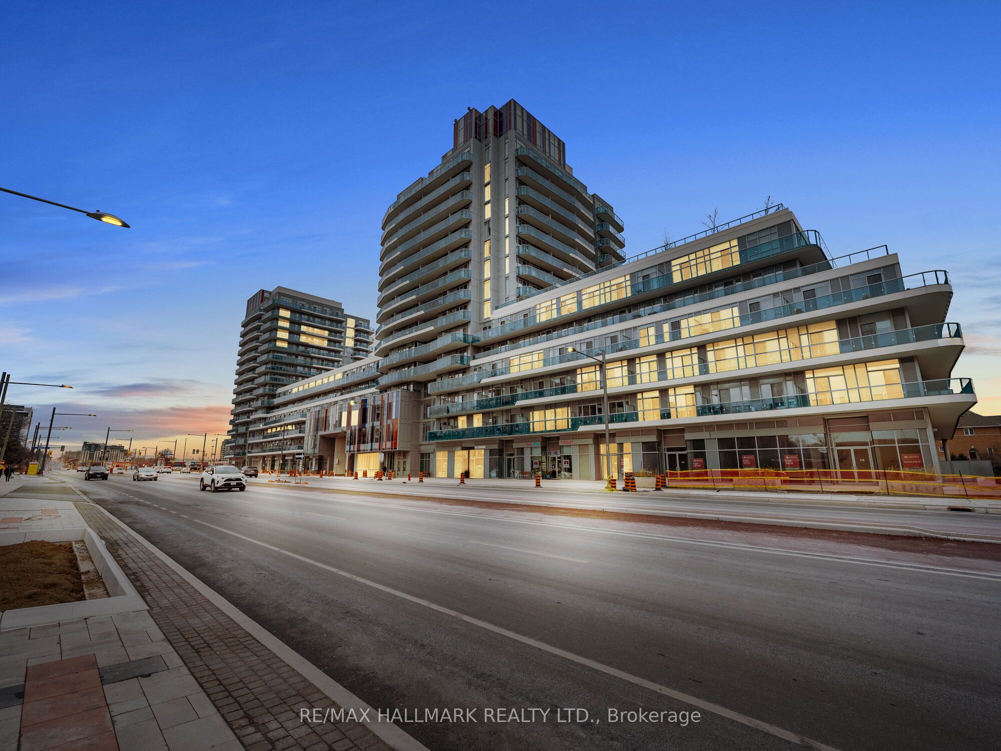 Ph01-9471 Yonge Street, Richmond Hill, ON, L4C 0Z5