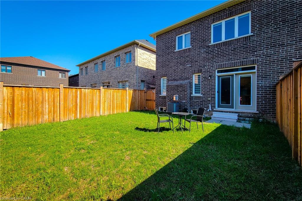 11 Holcomb Terrace, Hamilton, ON, L8B 1Z1 photo 4