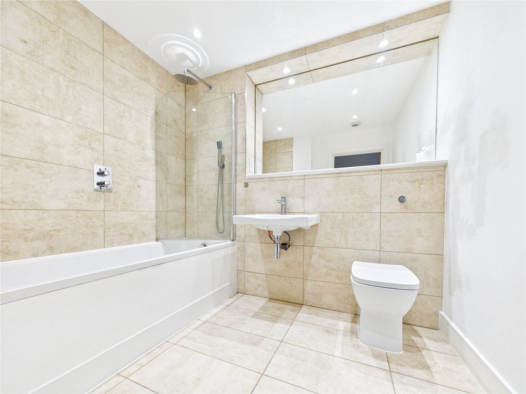 Additional image 7 of 2 bed flat for saleGrundisburgh Road, Woodbridge, Suffolk IP12