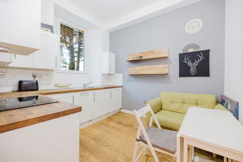 Caledonian Place, Edinburgh EH11