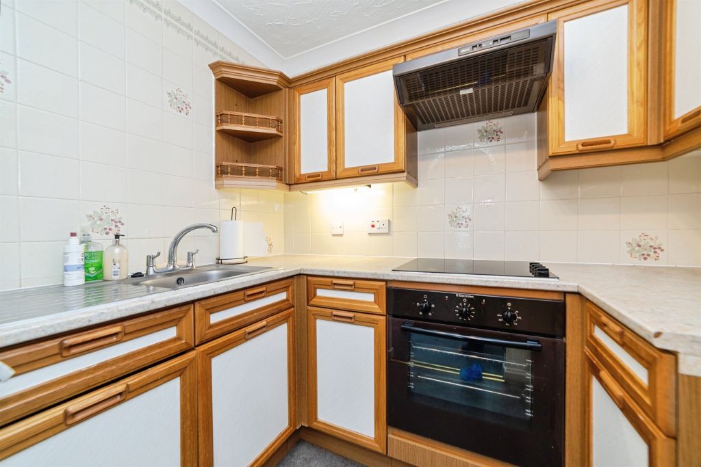 Additional image 3 of 1 bed flat for saleHigh Street, Baldock SG7