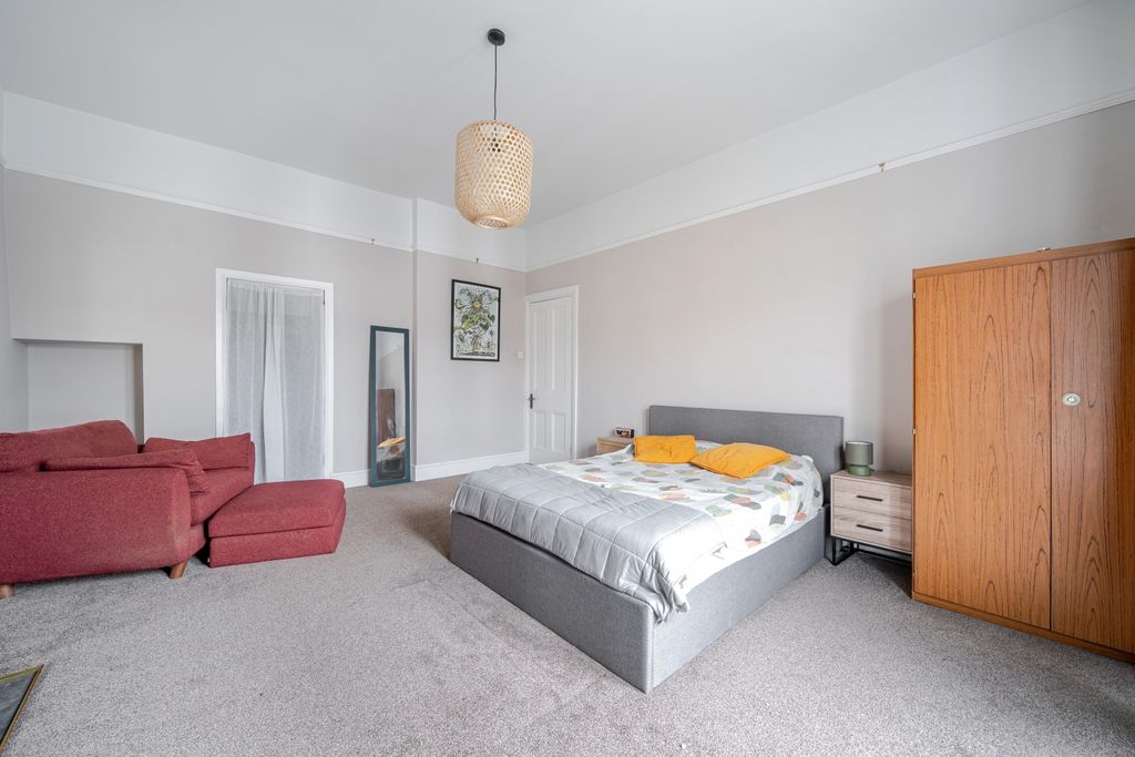 Additional image 12 of 3 bed flat for saleNewport Road, Barnstaple, Devon EX32