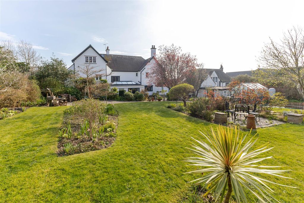 Additional image 29 of 6 bed detached house for saleCollington Avenue, Bexhill-On-Sea TN39
