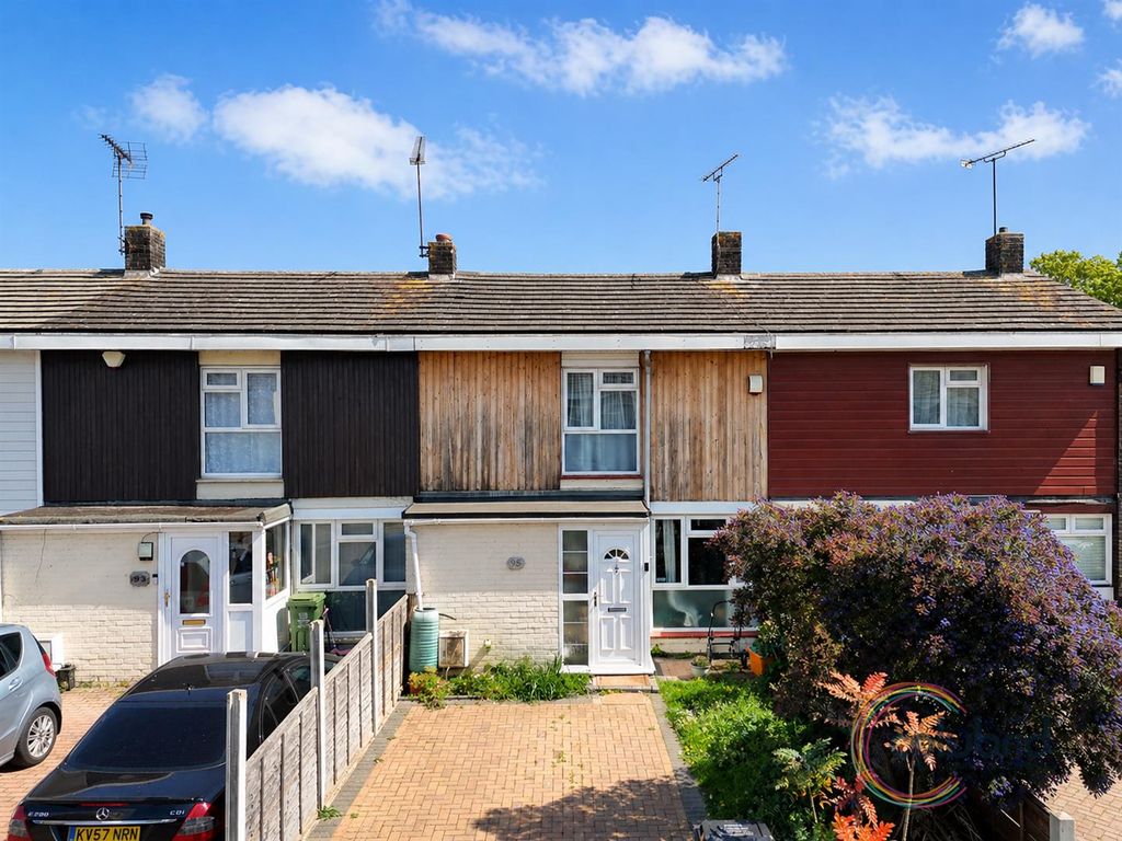 2 bed terraced house for saleMarkhams Chase, Basildon SS15