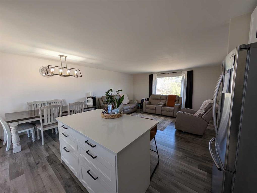 Additional image 5 of 422 Main Street S, Redcliff, AB, T0J 2P0