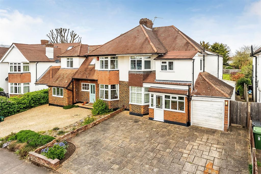 4 bed semi-detached house for saleChaffers Mead, Ashtead KT21