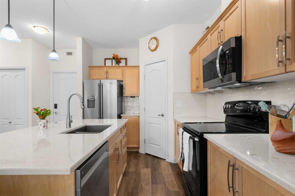 Additional image 3 of 431-1 Crystal Green Lane, Okotoks, AB, T1S 0C5