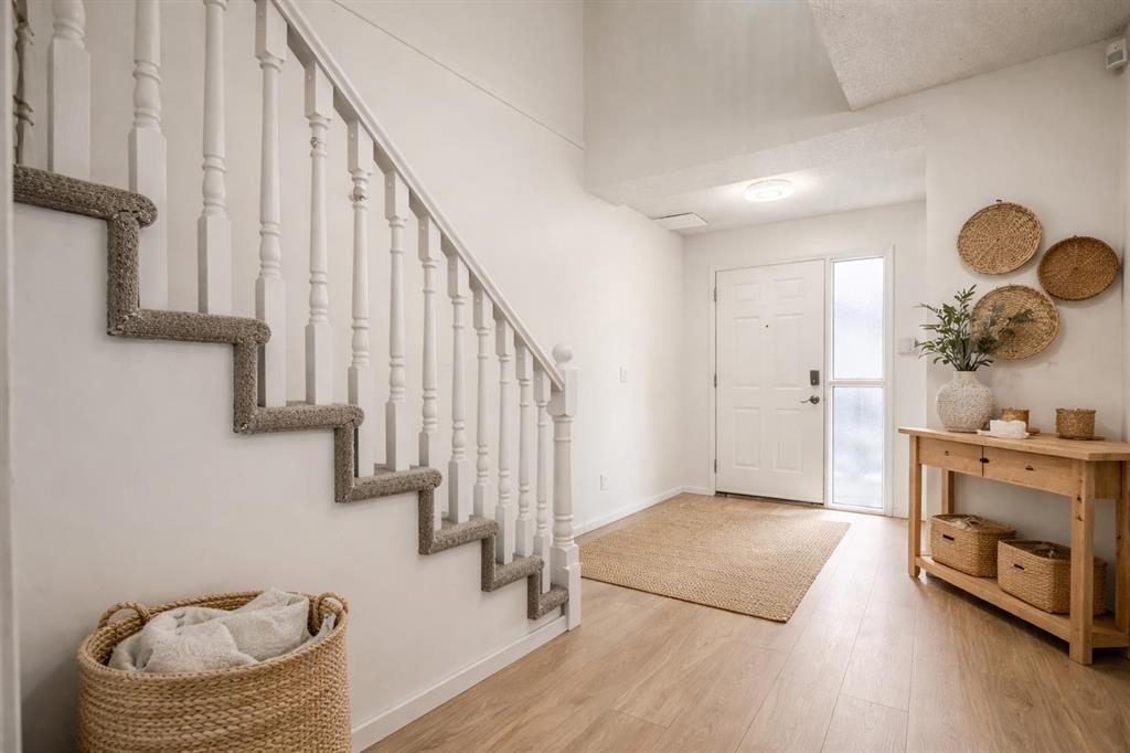 Additional image 6 of 103 Coachway Lane SW, Calgary, AB, T3H 2V9