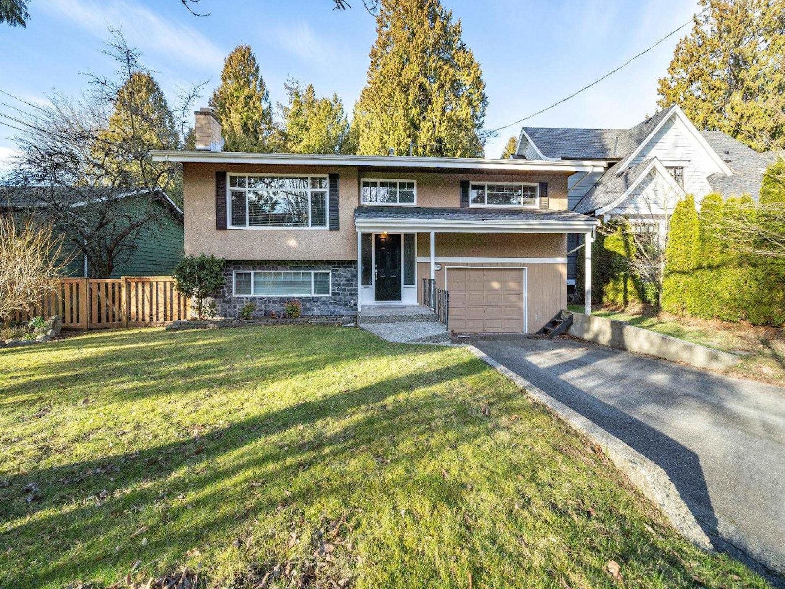 12569 26 Avenue, Surrey, BC, V4A 2K6