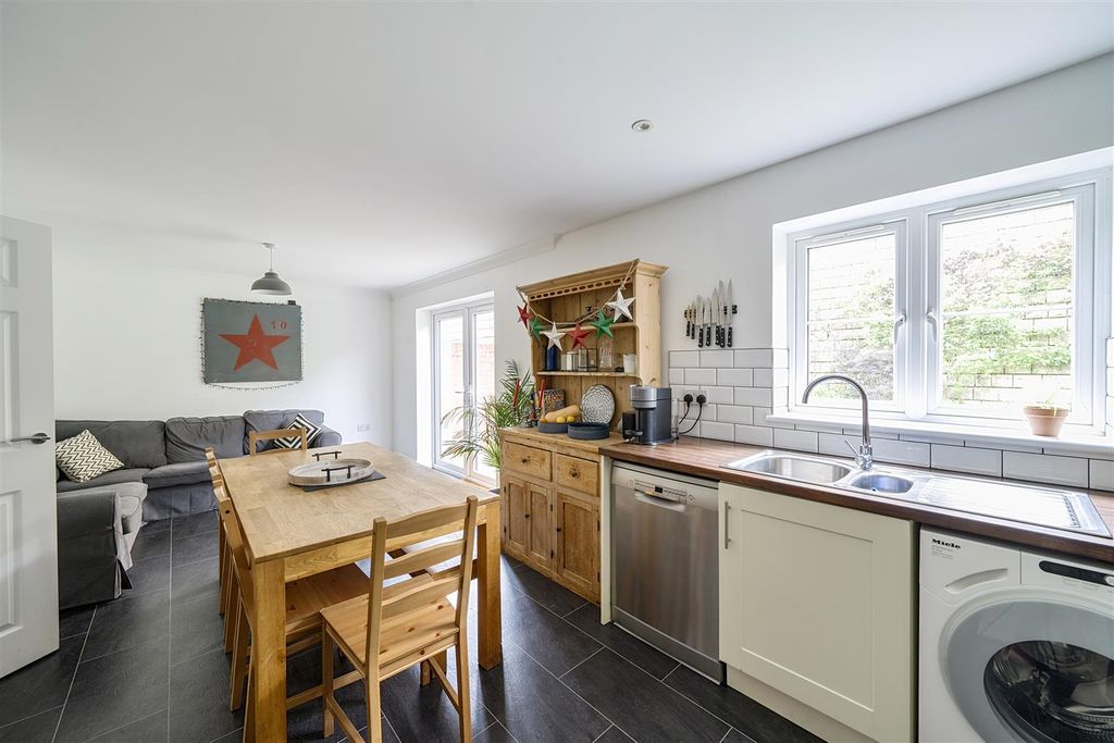4 bed detached house for saleDukes Way, Axminster EX13 photo 4